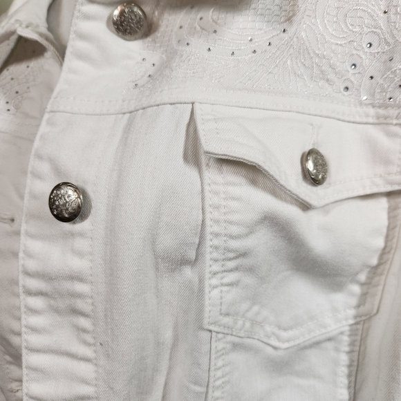 C J Banks White Jean Jacket Embroidered, sz 3X - Picture 4 of 11